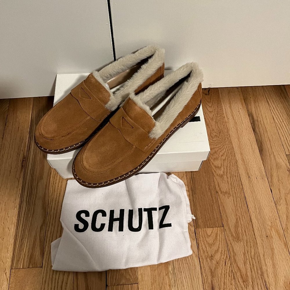 NWT SCHUTZ Christie Furry Flat, Size 9